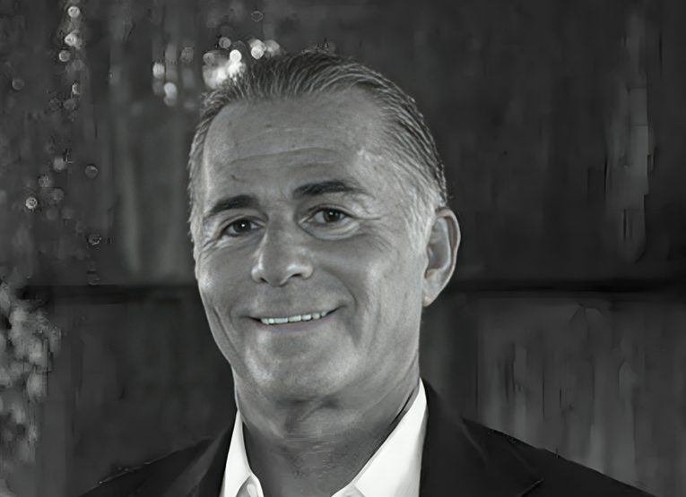 Milijarder umro tijekom operacije povećanja spolovila. Kirurzima zabranjen rad